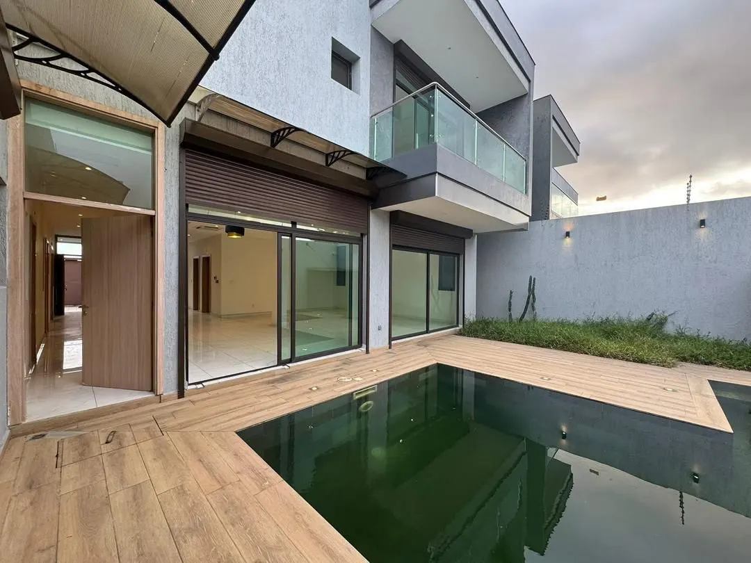 Villa duplex 7 pièces avec piscine — Cocody Riviera M'badon