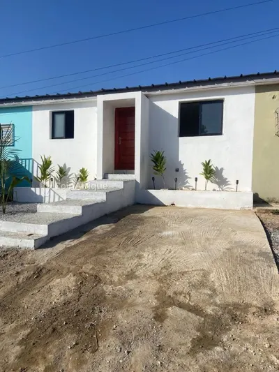 Villa 2 pièces neuve — Bingerville Marchou