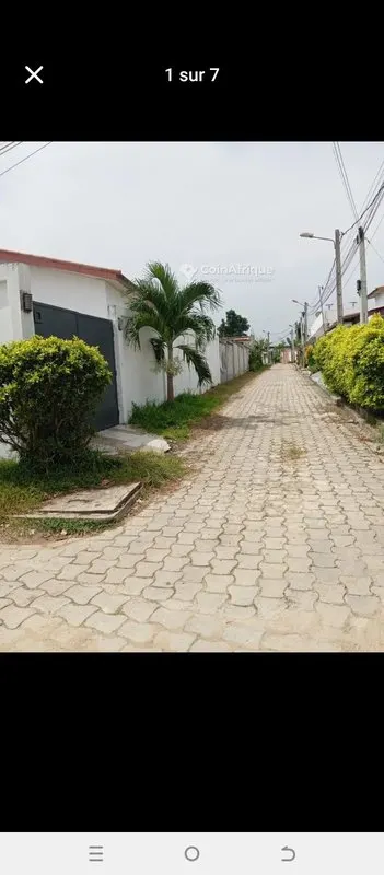 Villa basse 4 pièces — Feh Kessé