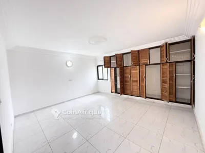 Appartement de standing 4 pièces — Cocody Riviera