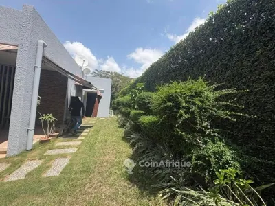 Villa 8 pièces avec jardin et parking — Marcory Zone 4