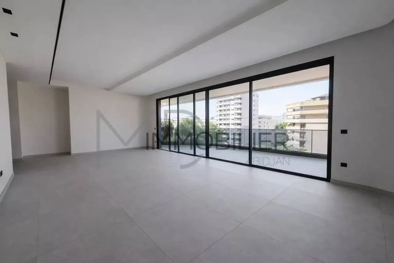 Appartement 4 pièces neuf — Marcory Résidentiel