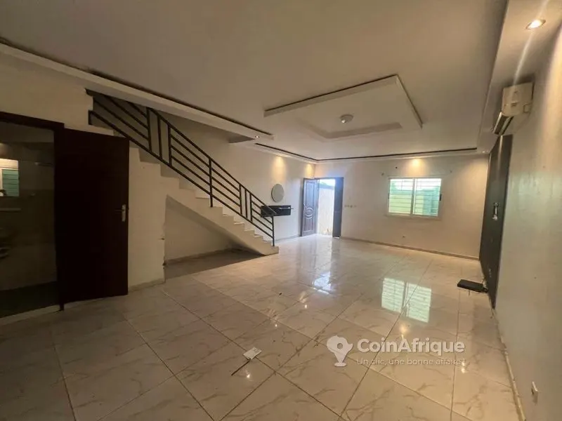Villa duplex 5 pièces avec climatiseurs — Angré Djorobité 1