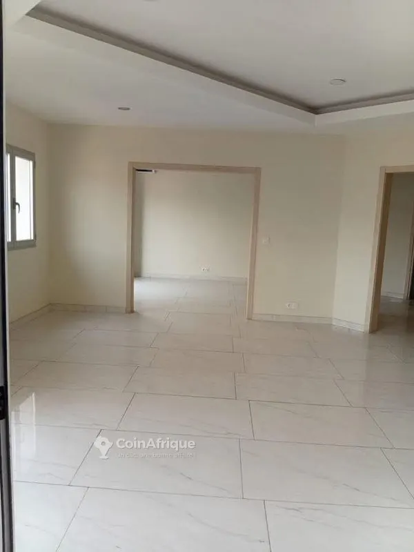 Appartement 4 pièces — Marcory Zone 4