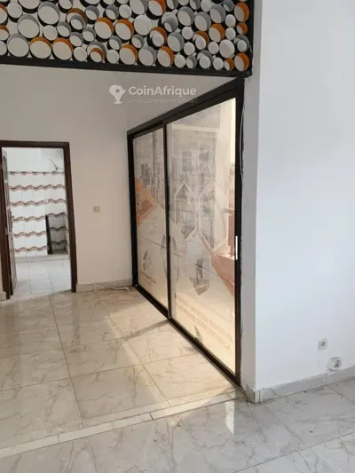 Appartement 3 pièces 2 chambres — Cocody Riviera Faya
