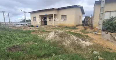 Maison basse 4 pièces à l'état brut — Bingerville